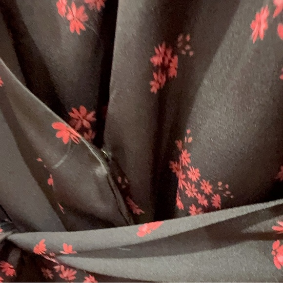 Keepsake Infinity Long Sleeve Wrap Blouse Top with tie Black Ditsy Size L NWT - Picture 5 of 9